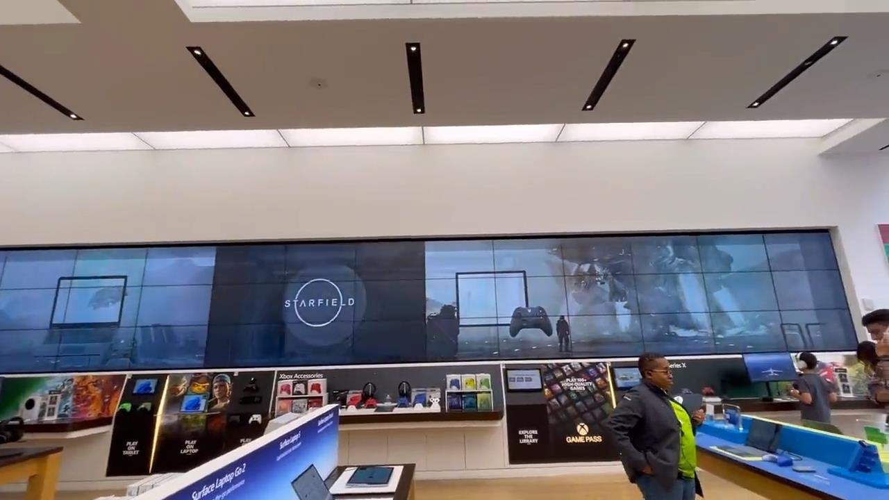 微软实体店《星空》广告展示 这大场面太壮观了